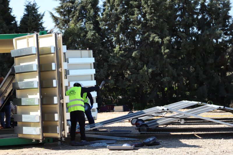 Nomad Solar Energy Solución de energía para industria de Nomad reduciendo la dependencia de la red en una planta