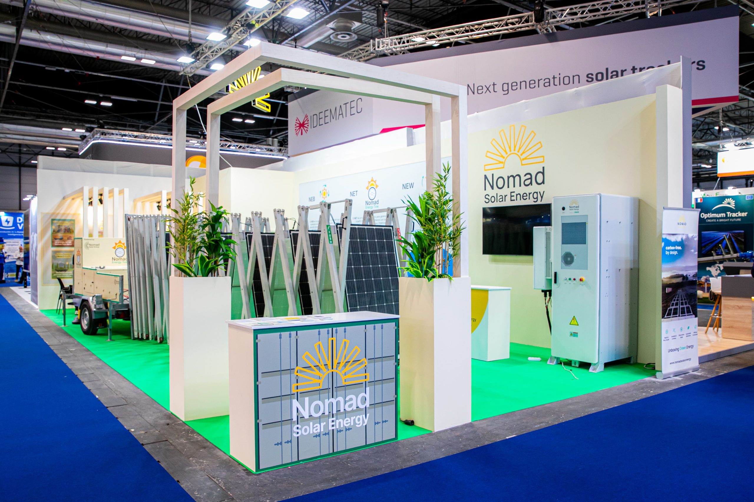 Stand de Nomad Solar Energy, empresa de energía solar móvil con soluciones presentadas en Genera 2025